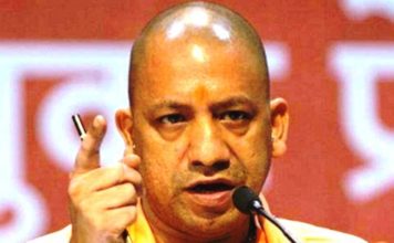 कोरोना संक्रमण के बढ़ते प्रकोप के मद्देनज़र मुख्यमंत्री योगी आदित्यनाथ ने की अपने आवास पर की अधिकारीयों के साथ समीक्षा बैठक…