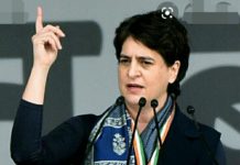 उत्तर प्रदेश में चुनाव ड्यूटी करने वाले लगभग 700 शिक्षकों की मृत्यु हुयी इसमें एक गर्भवती महिला भी शामिल थी जिसे चुनाव ड्यूटी करने के लिए जबरन मजबूर किया गया।