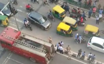 हजरतगंज के पंजाब नेशनल बैंक में लगी भीषड़ आग…