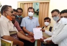 प्रतापगढ़ में पत्रकार की हत्या के विरोध में बाँदा के पत्रकारों ने जिलाधिकारी के माध्यम से योगी आदित्यनाथ मुख्यमंत्री उत्तर प्रदेश सरकार को संबोधित ज्ञापन भेजा…