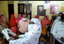 मंडलायुक्त का एक बार फिर एक सामुदायिक स्वास्थ्य केंद्र व एक गांव का सहित 2 जगह का किया अचानक निरीक्षण …