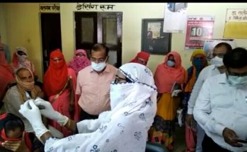 मंडलायुक्त का एक बार फिर एक सामुदायिक स्वास्थ्य केंद्र व एक गांव का सहित 2 जगह का किया अचानक निरीक्षण …