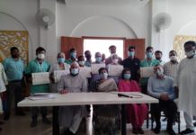 राजधानी लखनऊ में बने 147 टिकाकराड़ सेंटर कोविड वक्सीनशन लगने के लिए उमड़ी भीड़