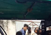 नौजवान युवकों ने पेश की मानवता की मिसाल, घायल रिक्शा चालक को पहुंचाया अस्पताल…