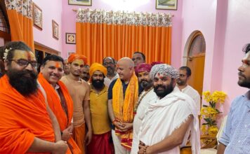 दिल्ली के डिप्टी सीएम मनीष सिसोदिया ने सांसद संजय सिंह, प्रदेश अध्यक्ष सभाजीत सिंह के साथ रामलला के दर्शन किए…