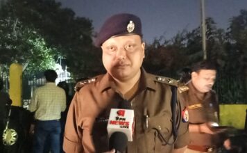 डीसीएम के पहिये के नीचे काफी देर तक दबा रहा बच्चा, बुद्धा पार्क के पास हुआ था भीषण सड़क हादसा…