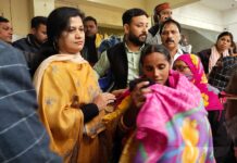 ठण्ड को देखते हुए ज़ोन 6 की ज़ोनल अधिकारी बिन्नो अब्बास रिज़वी ने की गरीबो की मदद…